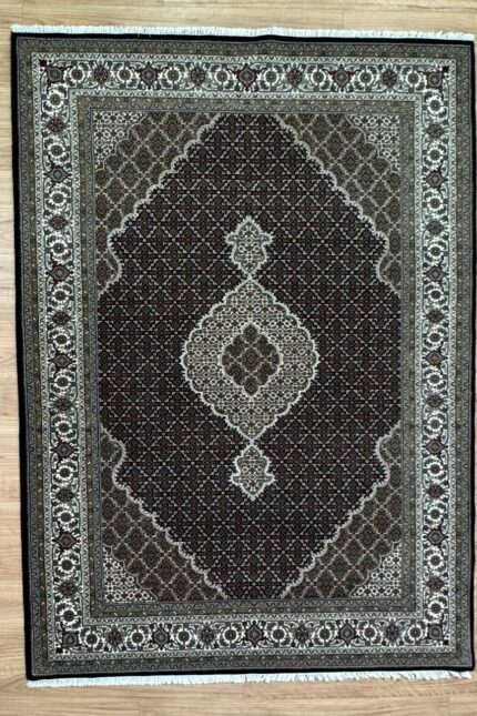 Fish Handmade Rug Silk & Wool Black & Beige Multi 300X200