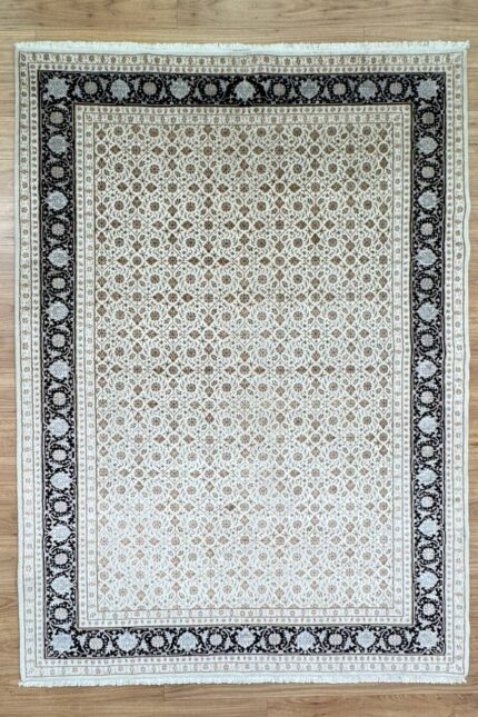 Herati Handmade Rug Silk & Wool Beige & Black 290X189