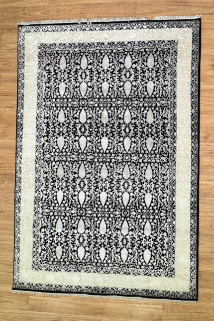 Kashmir Handmade Rug Silk & Wool Black & Cream 302X189
