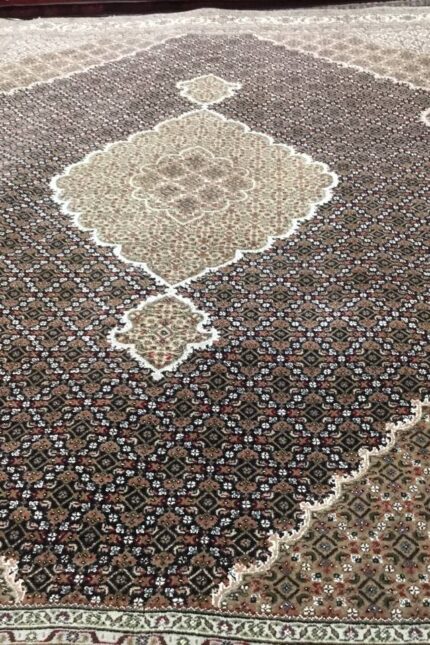 India Fish Design Handmade Rug Silk & Wool Multi Colour 367X270