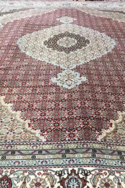 India Fish Design Handmade Rug Silk & Wool Red & Cream 270X277