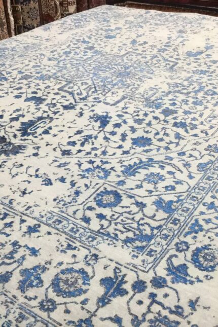 India Modern Handmade Rug Silk & Wool White & Blue 369X247