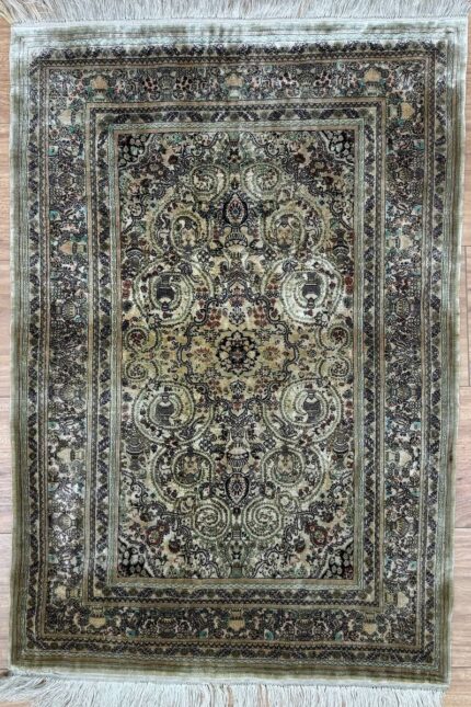 Harakee Garden Handmade Rug Silk Black & Beige 90X60