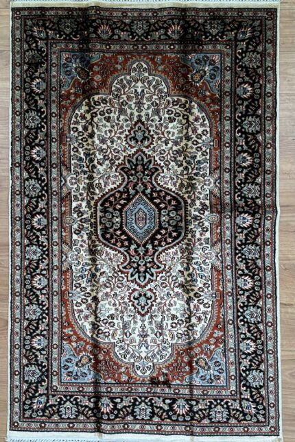 Kashmir Garden Handmade Rug Silk & Black & Red 199X122 (POE)