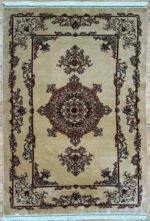 "Elegant Persian Garden machine-made rug, 150x100 cm, featuring silk in gold hues."